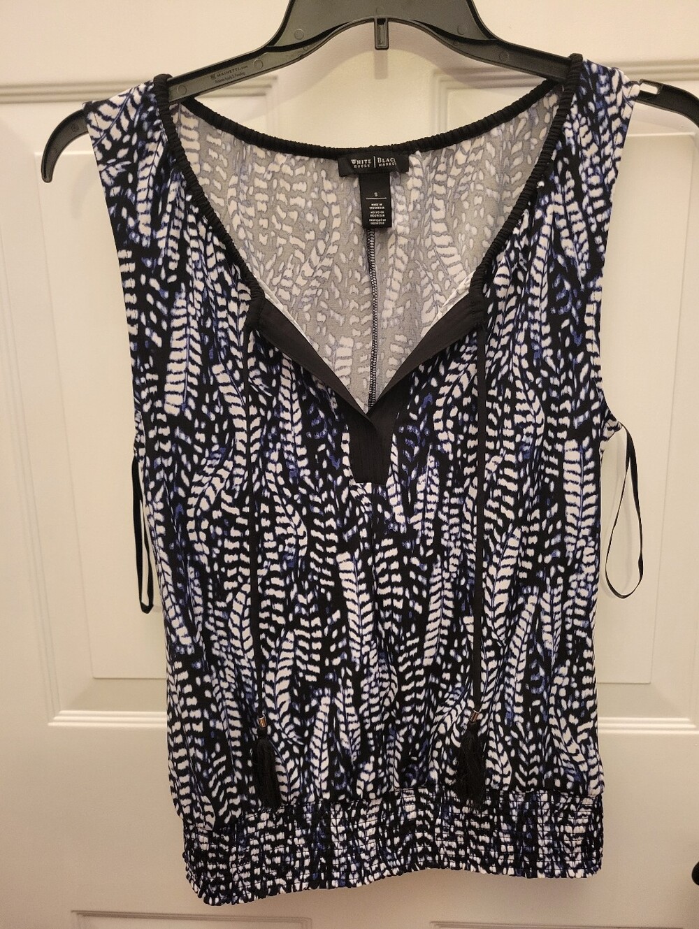 White House Black Market Black & White Patterned Sleeveless Tank